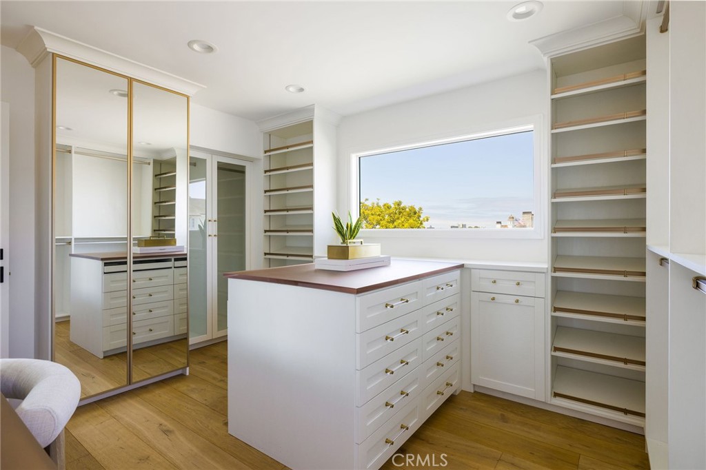 2572 Bayshore Drive