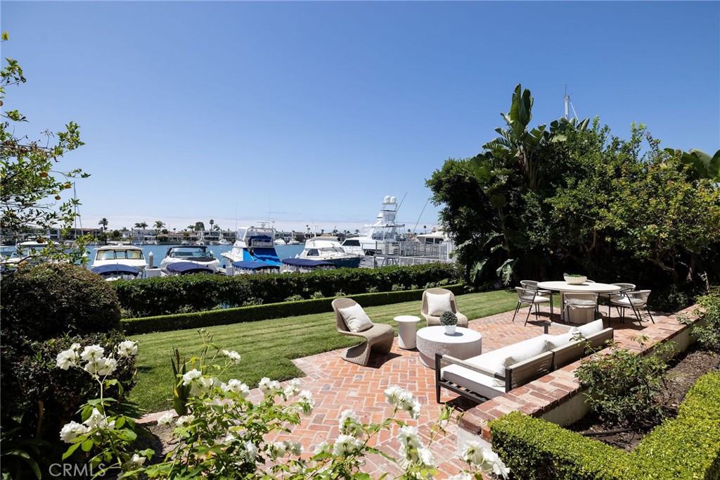 2572 Bayshore Drive