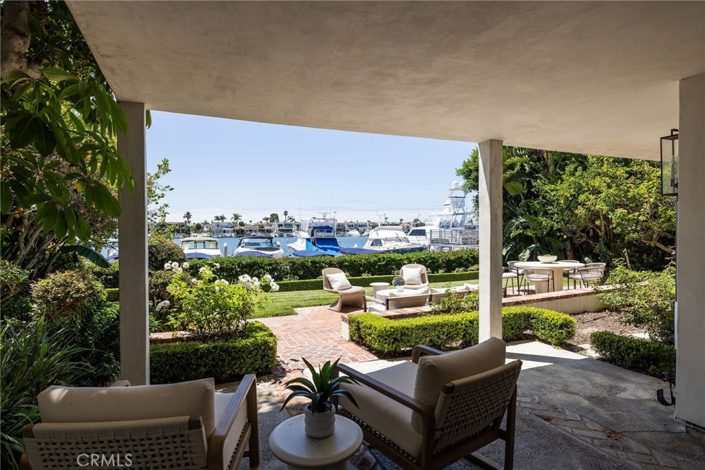 2572 Bayshore Drive