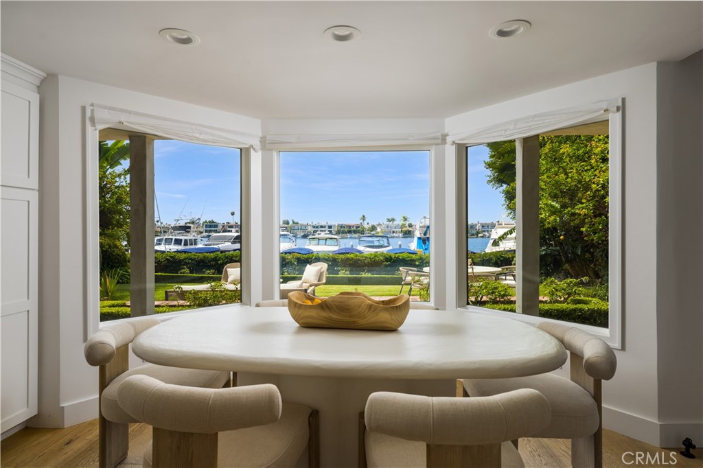 2572 Bayshore Drive