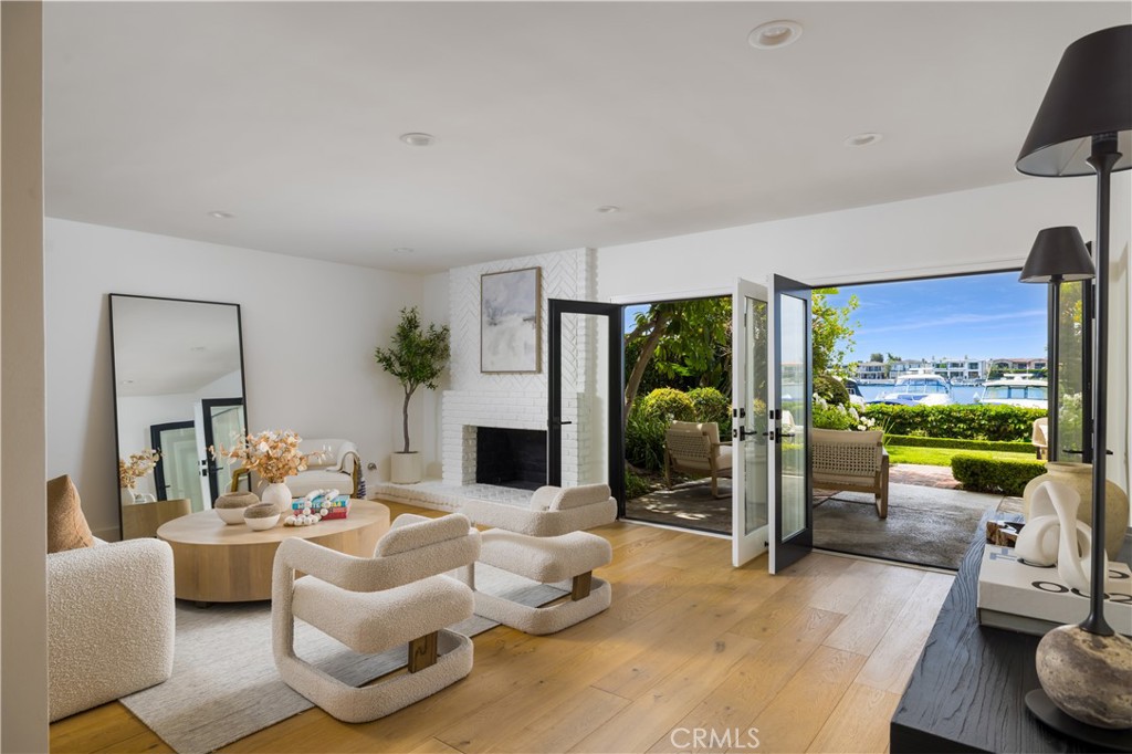 2572 Bayshore Drive