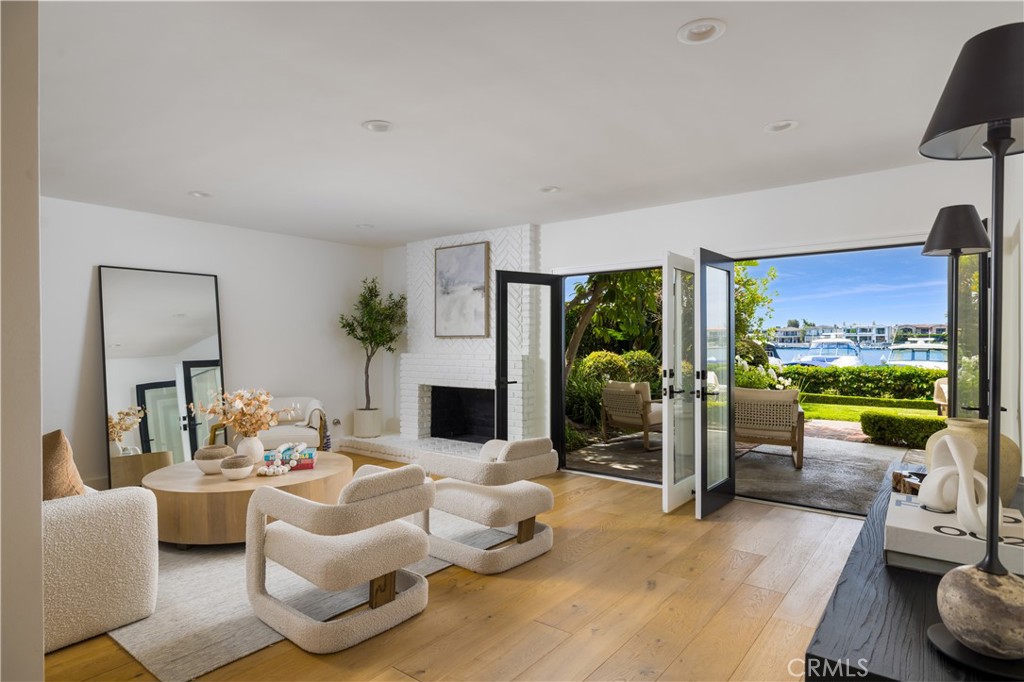 2572 Bayshore Drive