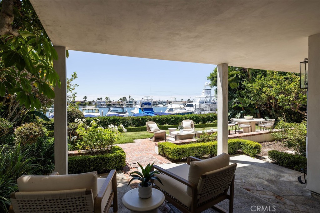 2572 Bayshore Drive