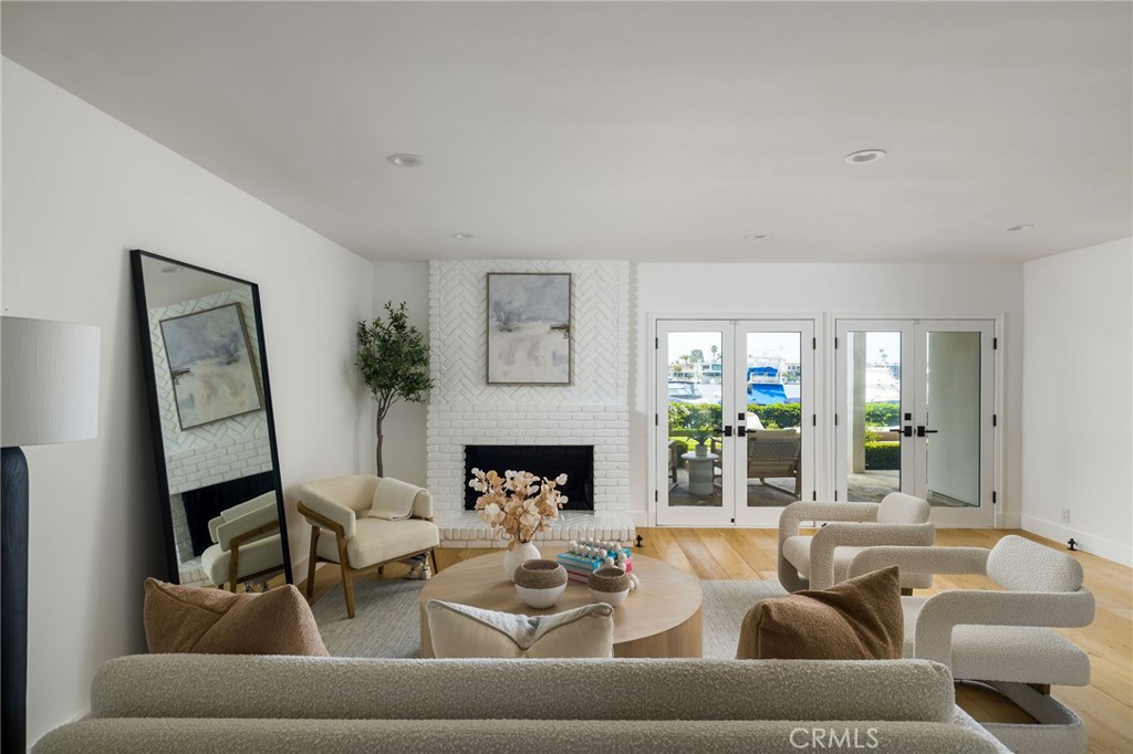 2572 Bayshore Drive
