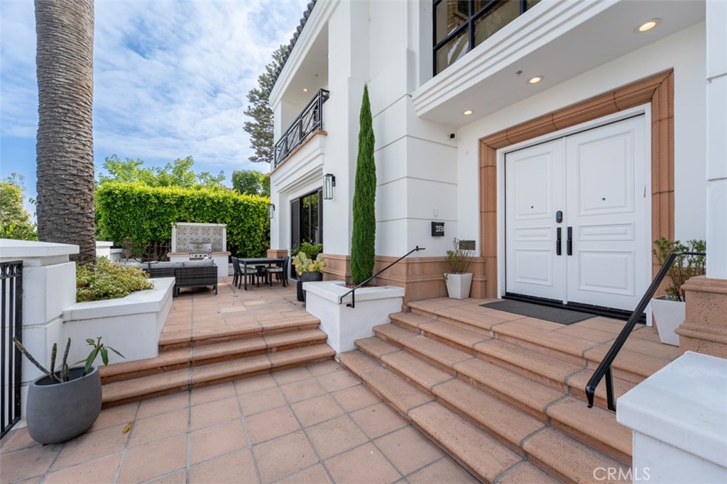 215 Poppy Avenue