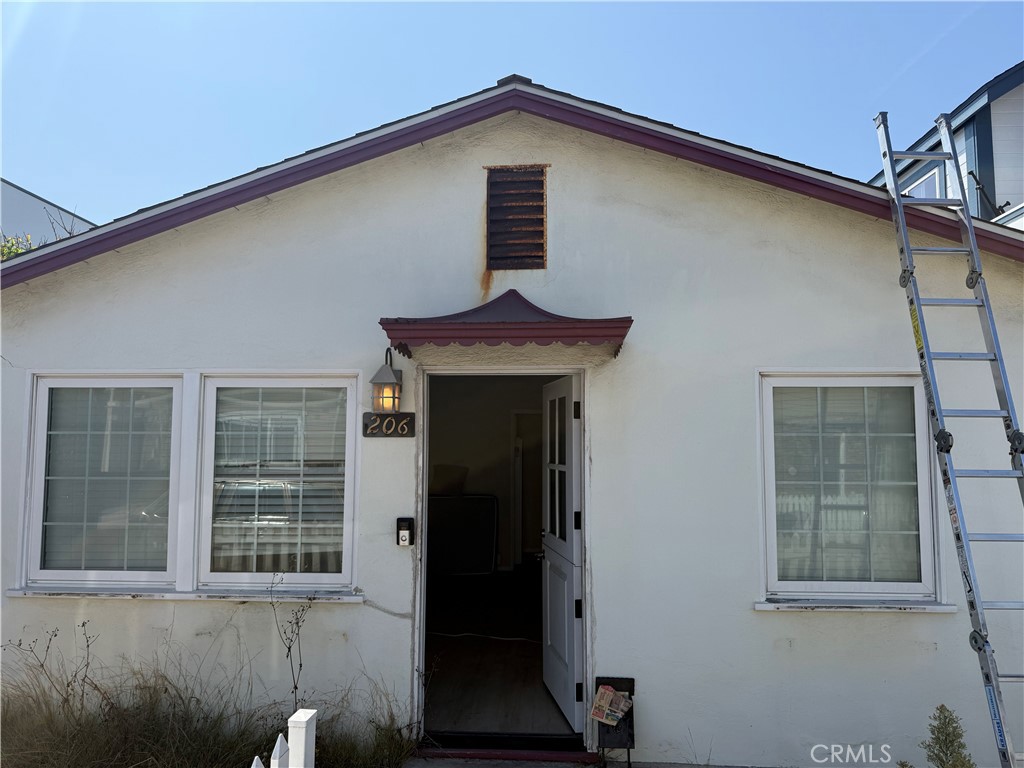 206 40th Street Newport Beach Ca Us 92663 Np26214368