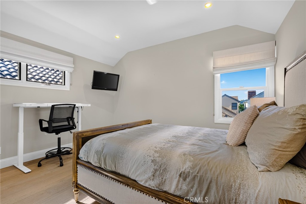 607 Dahlia Avenue