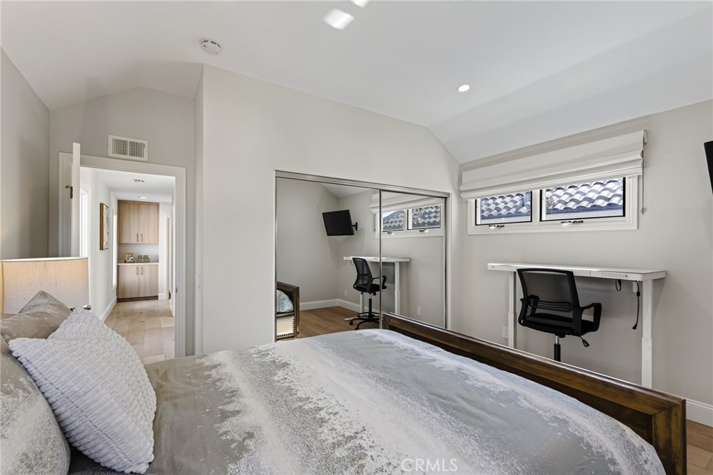 607 Dahlia Avenue