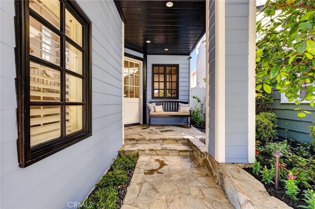 607 Dahlia Avenue