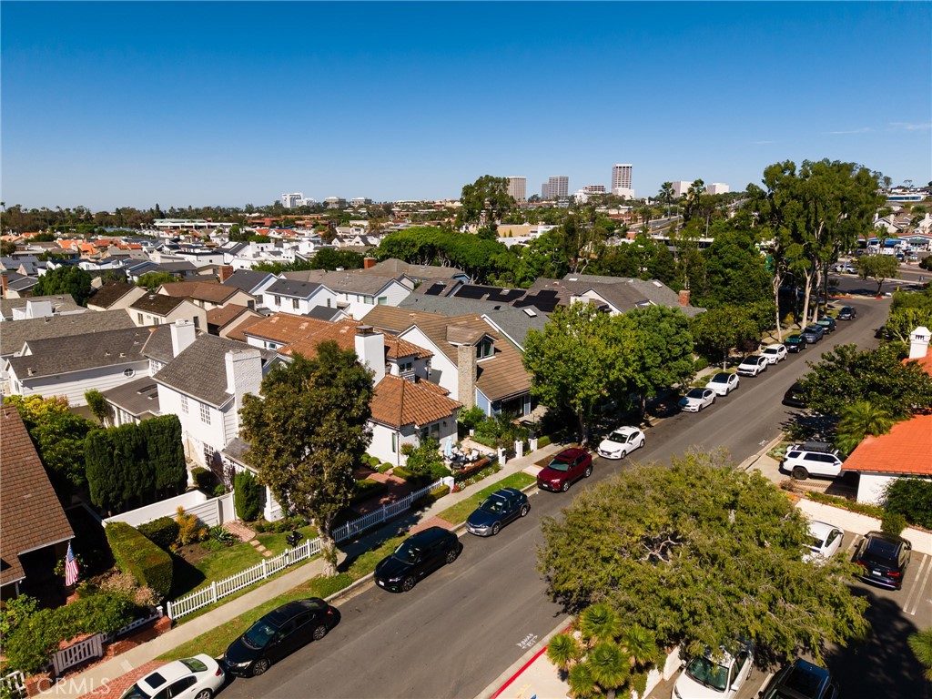607 Dahlia Avenue