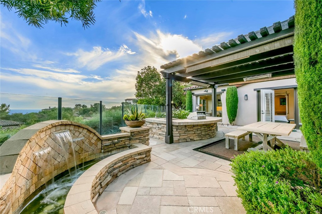 6 Lookout Hill