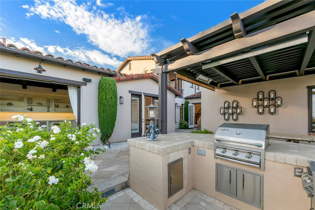 6 Lookout Hill