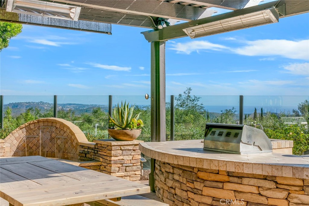 6 Lookout Hill
