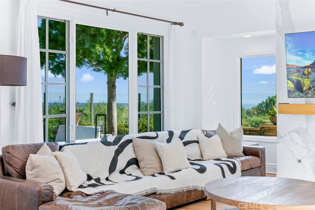 6 Lookout Hill