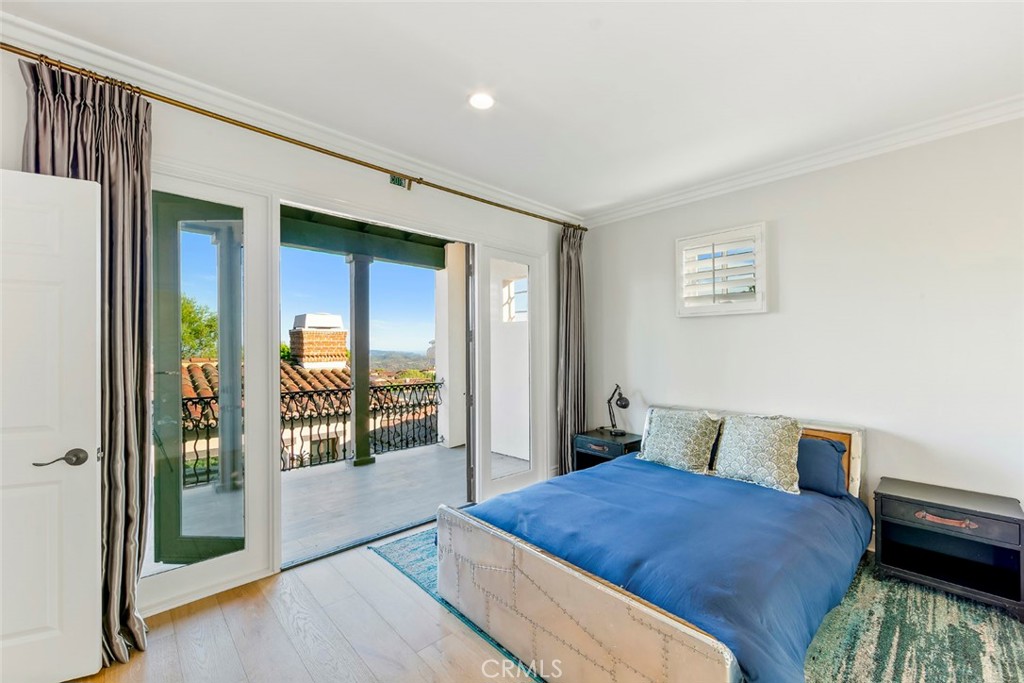 6 Lookout Hill