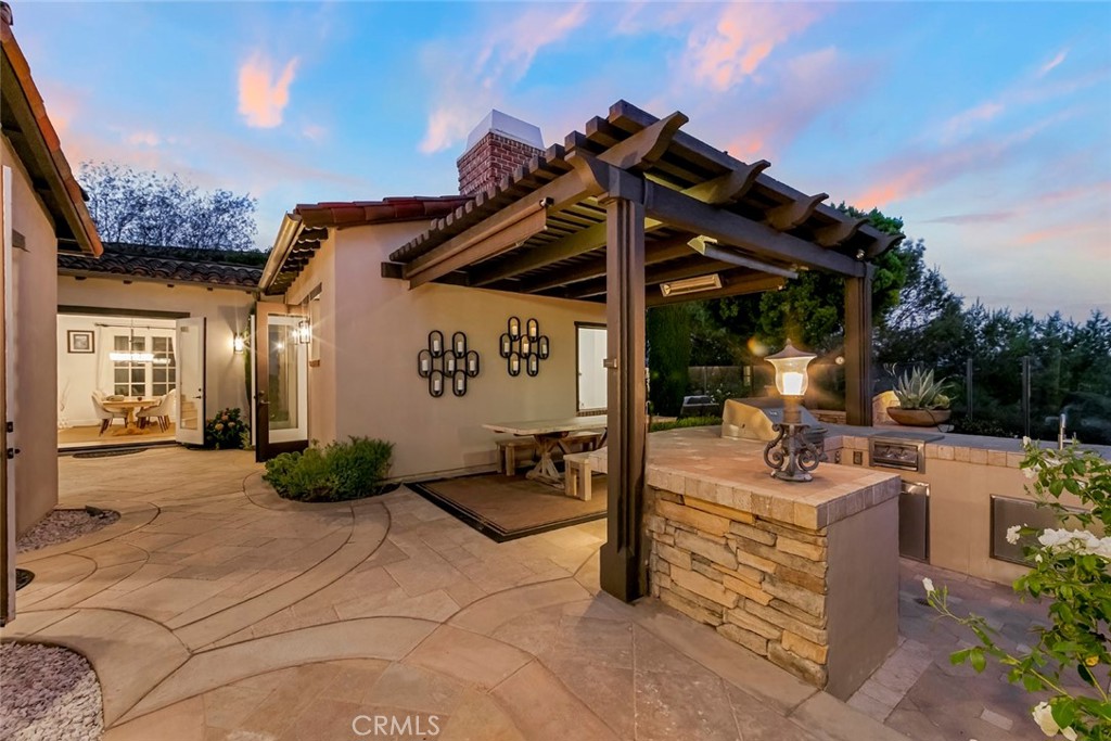 6 Lookout Hill