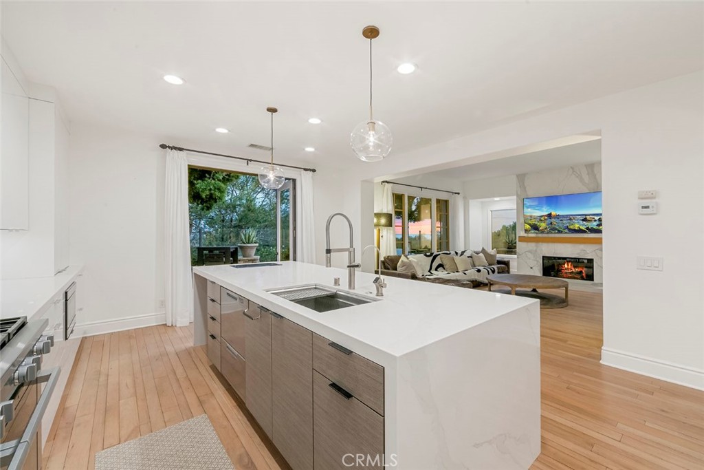 6 Lookout Hill