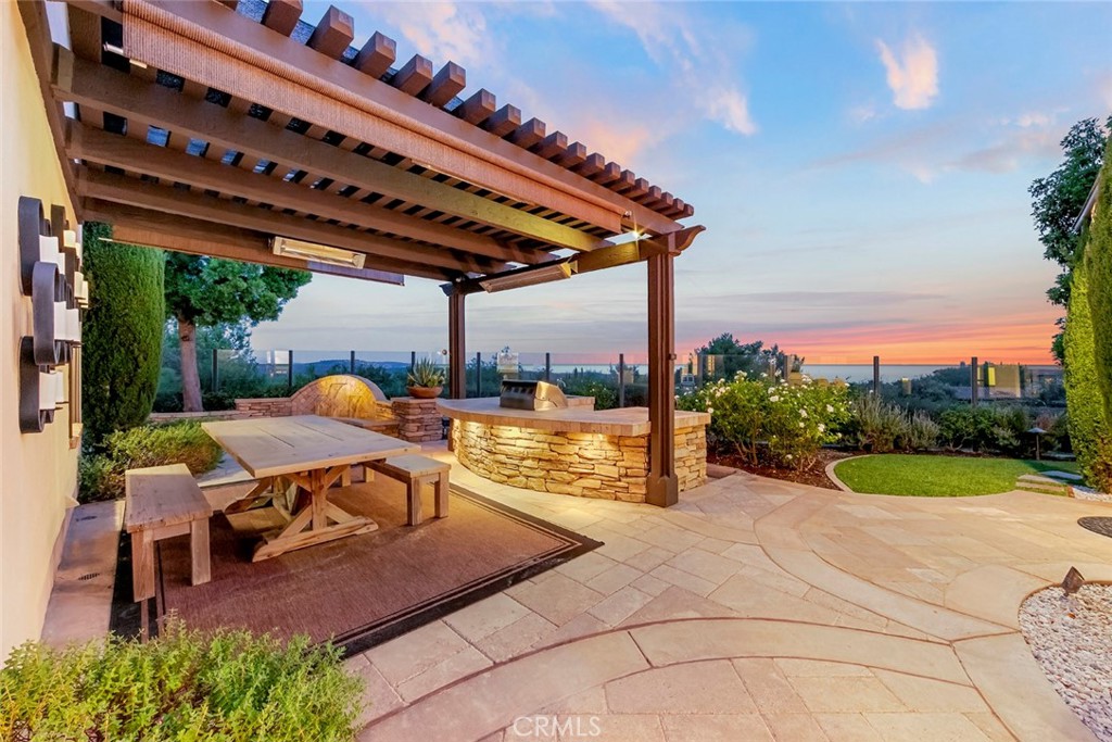 6 Lookout Hill