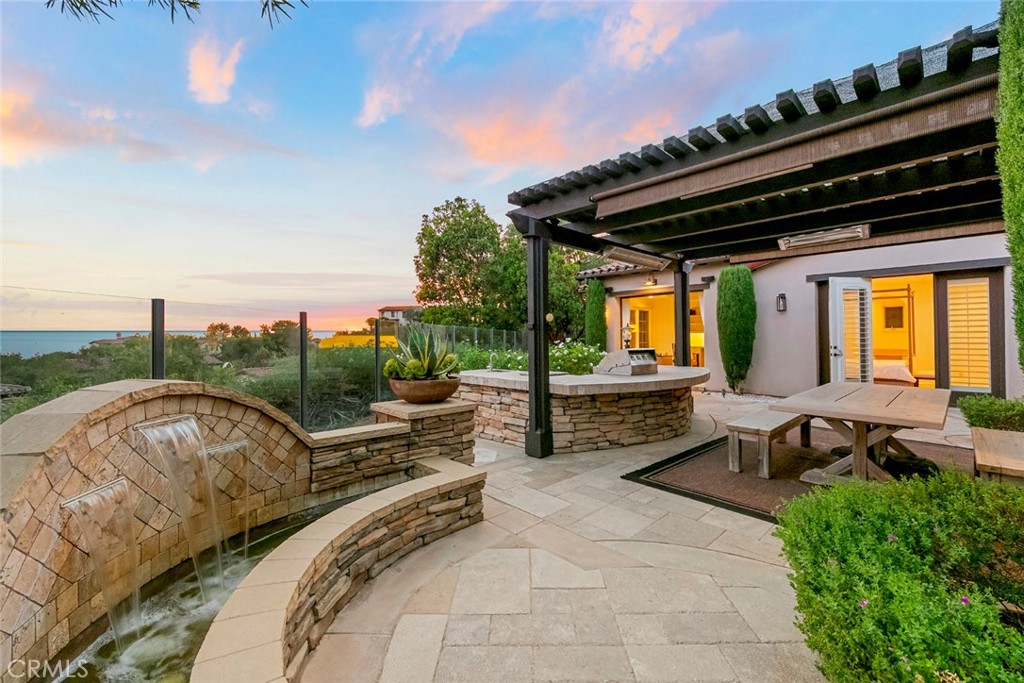 6 Lookout Hill