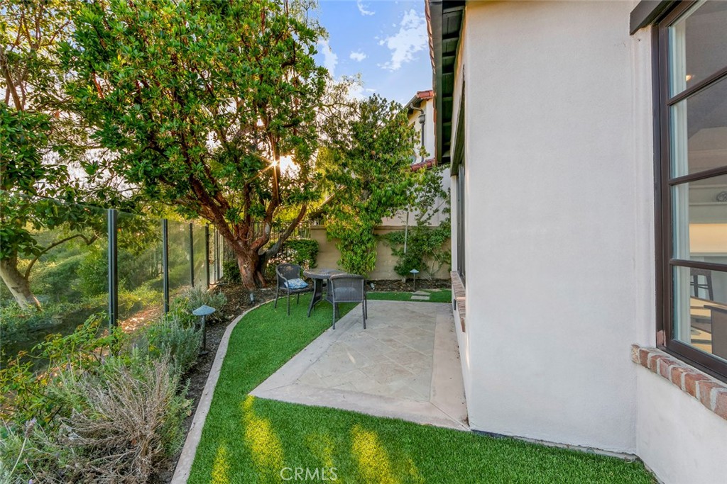 6 Lookout Hill