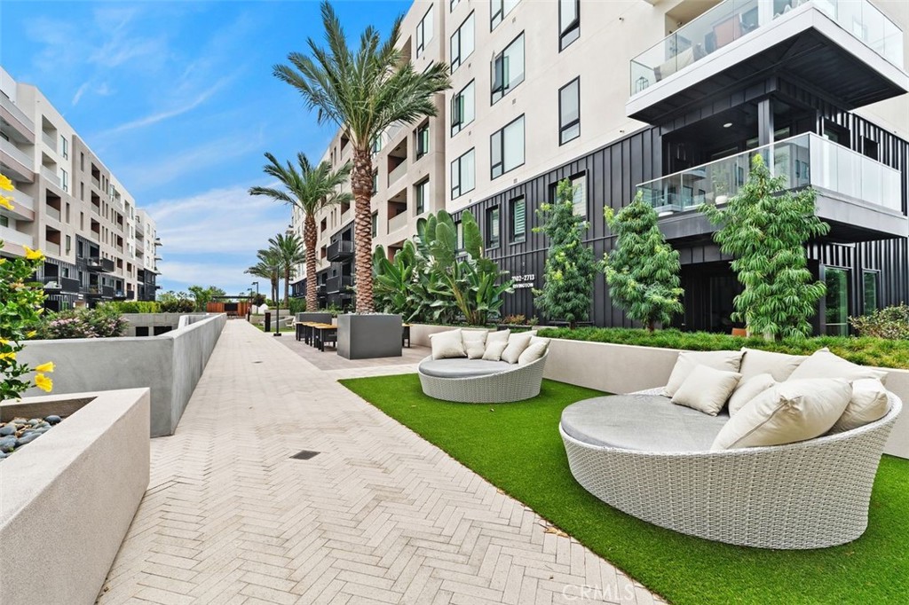 1202 Rivington