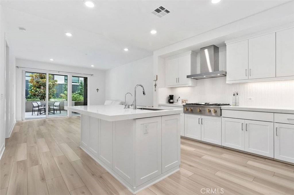 1202 Rivington