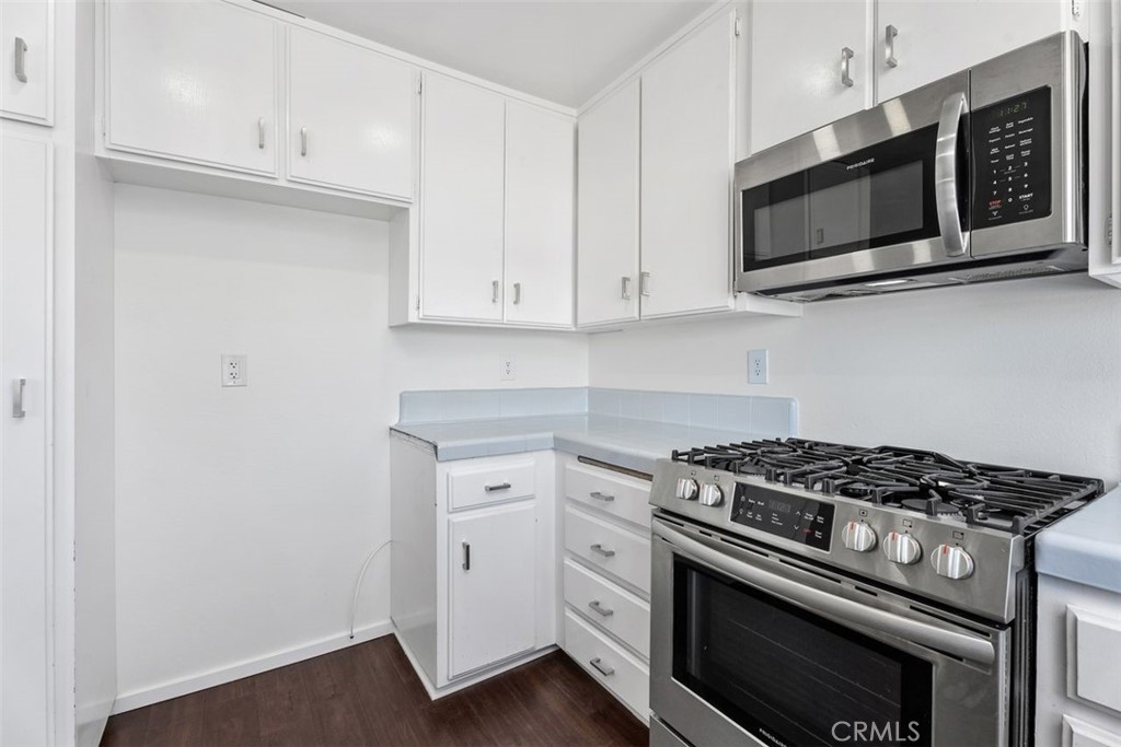 428 W 1st Street