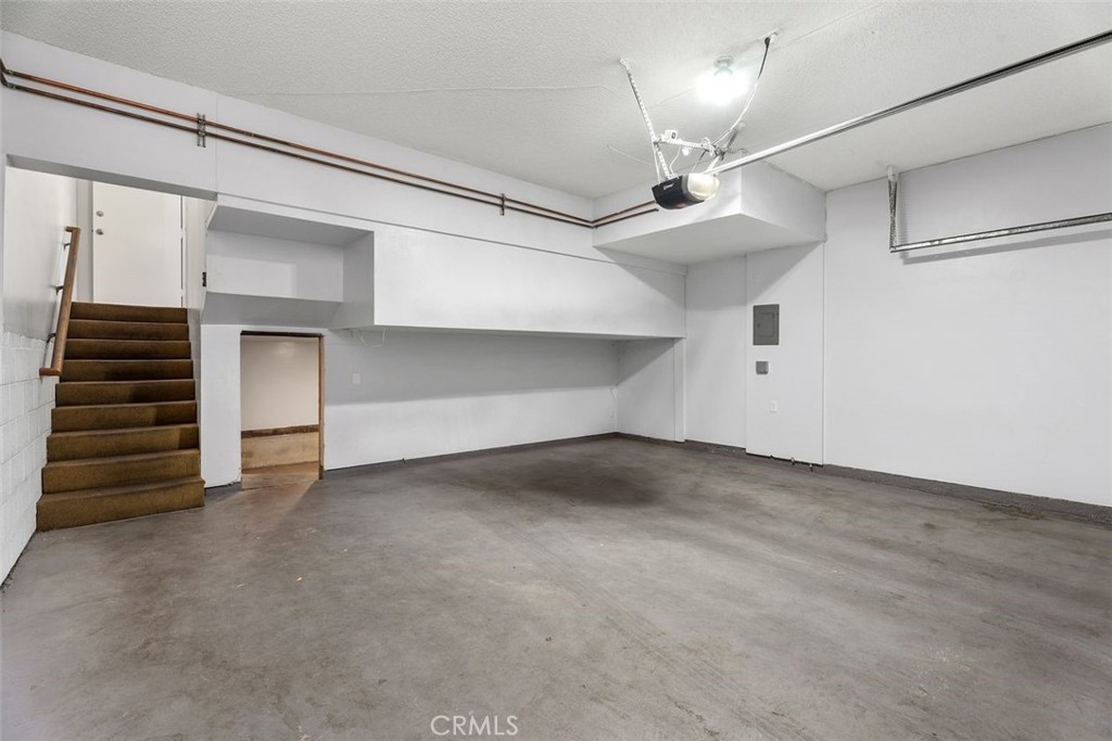428 W 1st Street