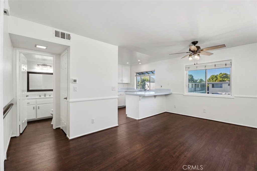 428 W 1st Street