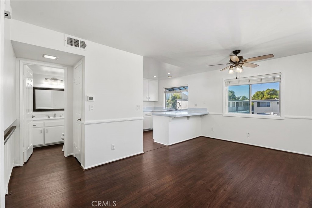 428 W 1st Street