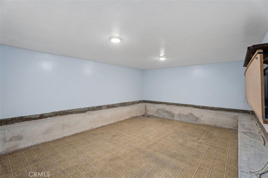 428 W 1st Street