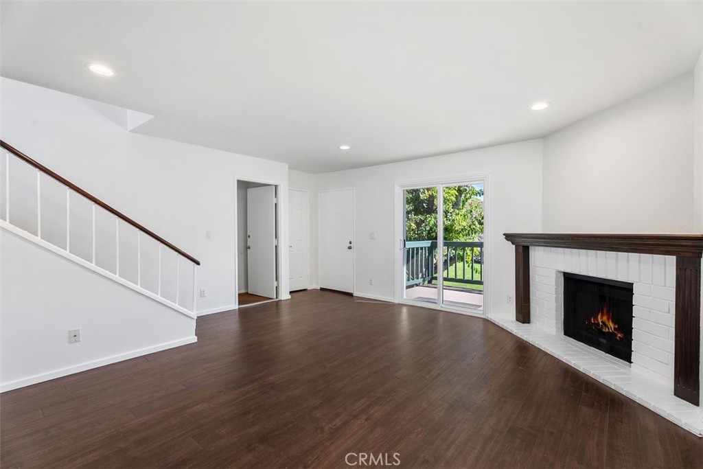 428 W 1st Street