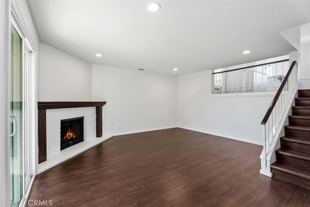 428 W 1st Street
