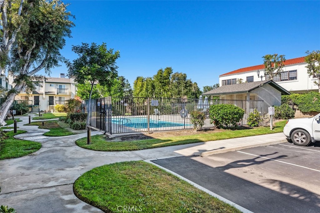 428 W 1st Street
