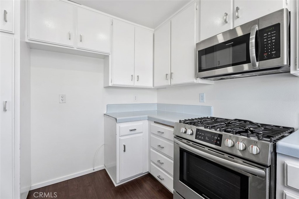 428 W 1st Street