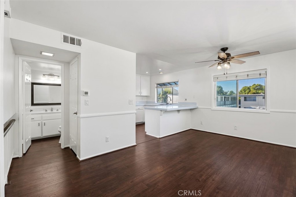 428 W 1st Street