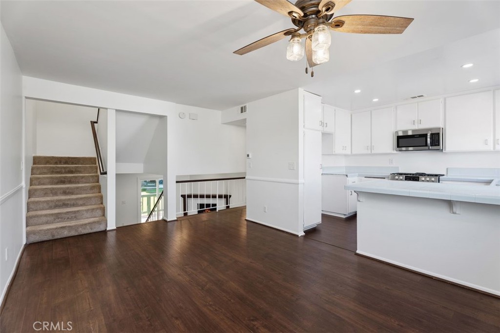 428 W 1st Street
