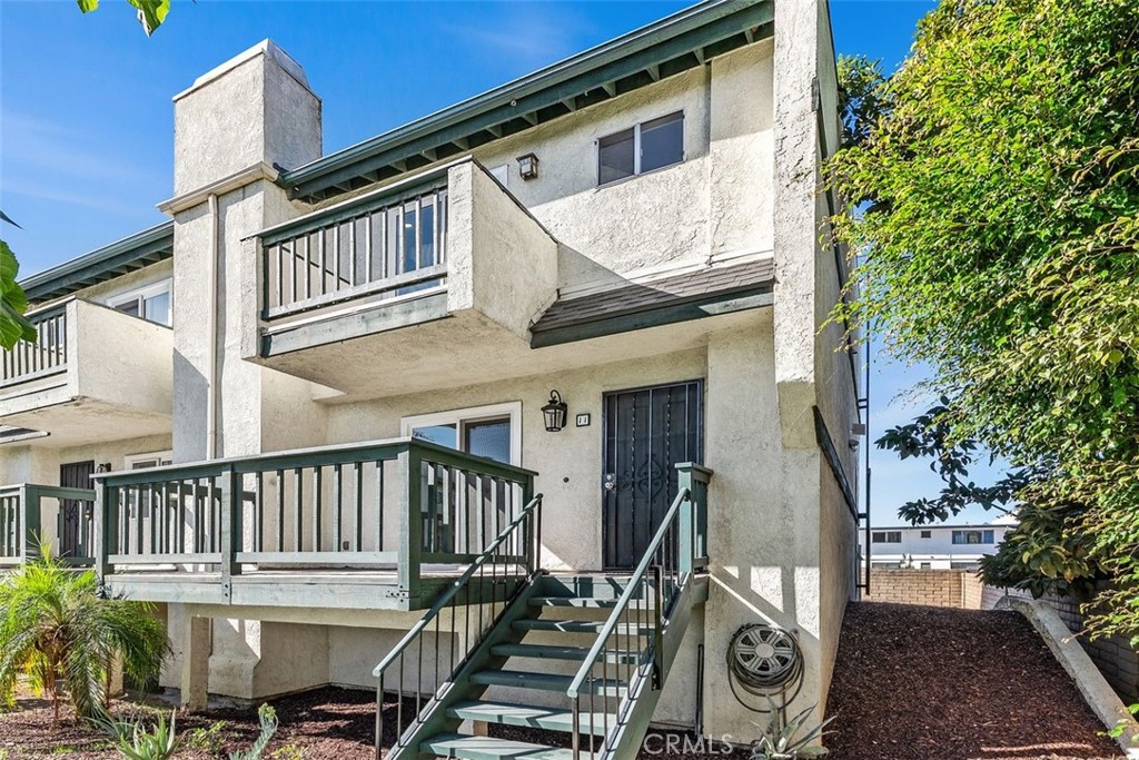 428 W 1st Street