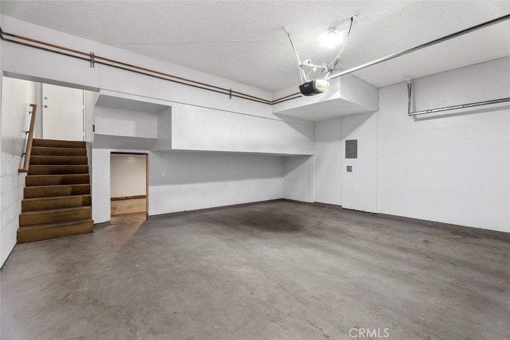 428 W 1st Street