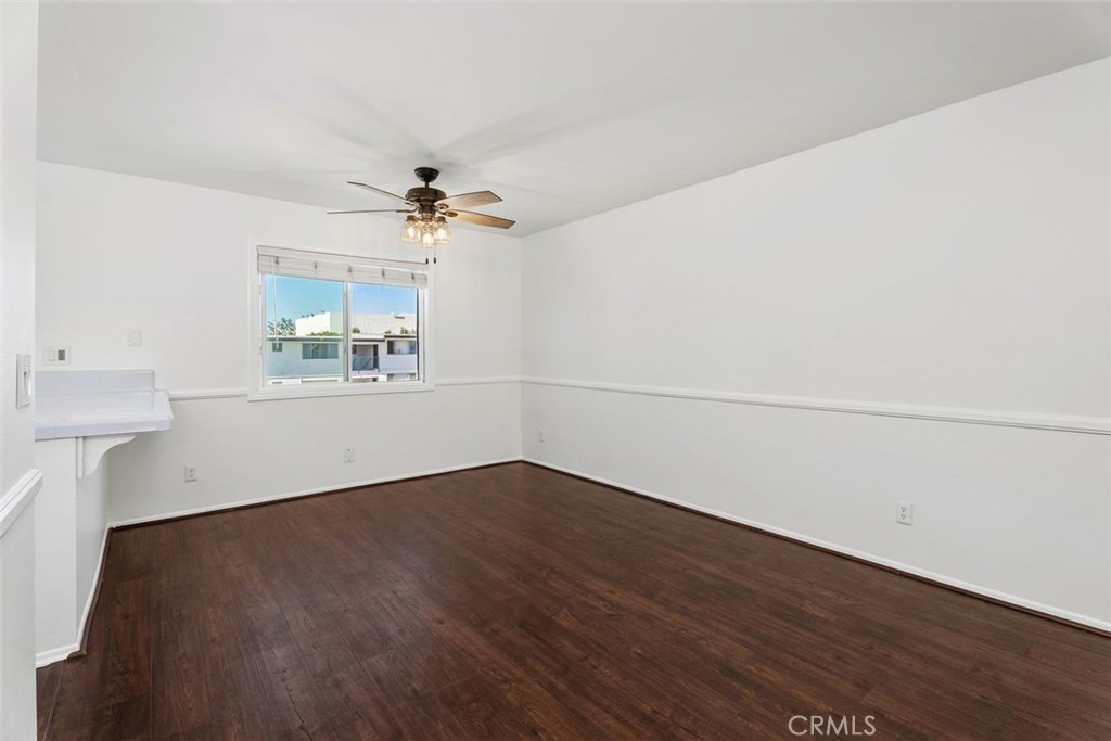 428 W 1st Street