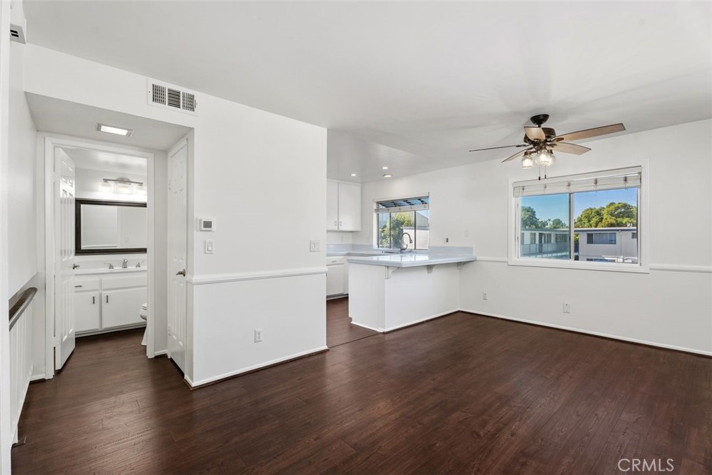 428 W 1st Street