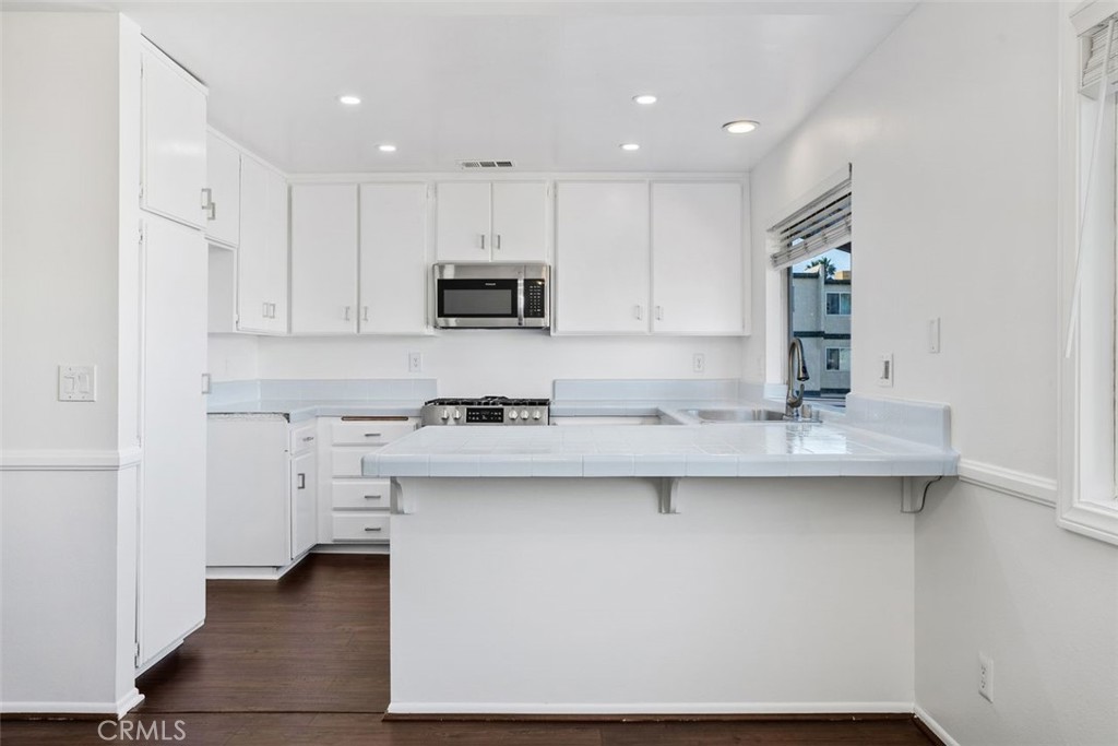 428 W 1st Street