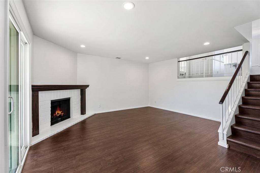 428 W 1st Street