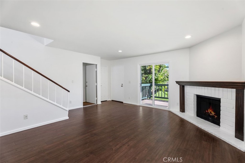 428 W 1st Street