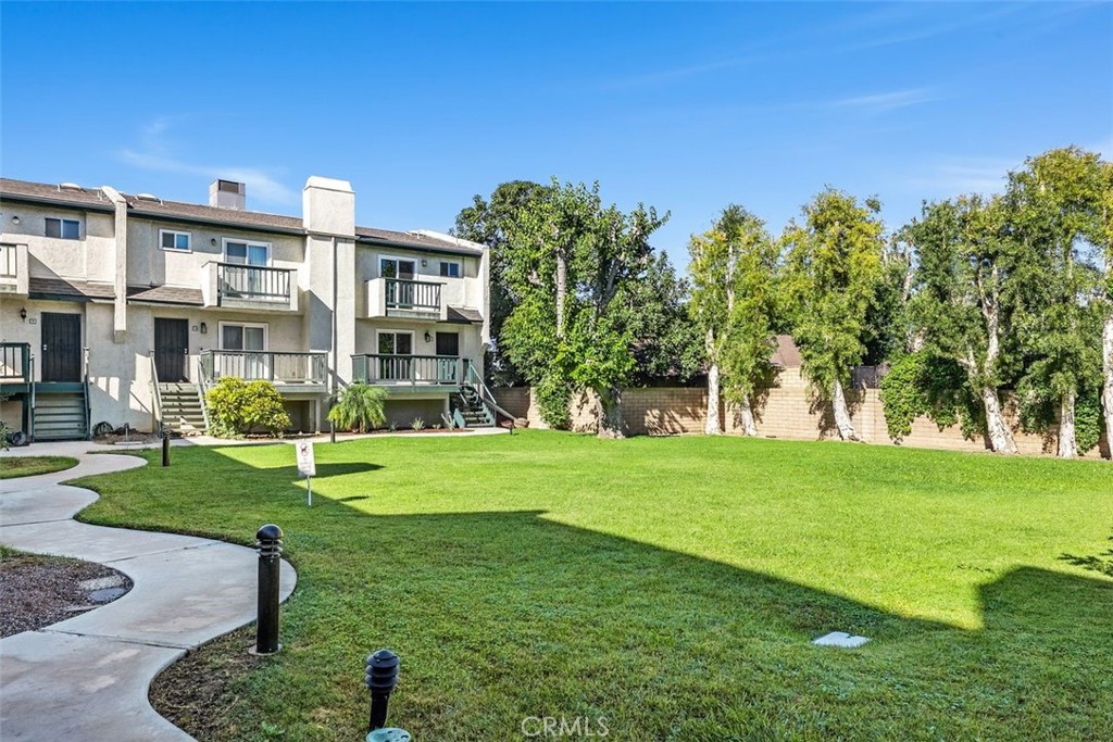 428 W 1st Street