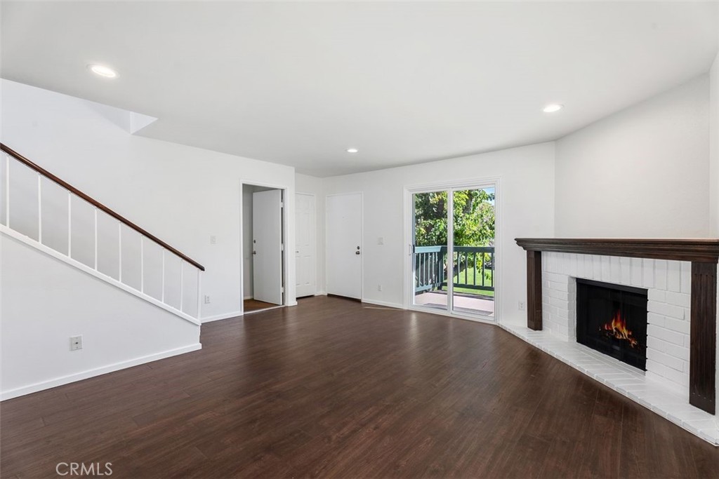 428 W 1st Street