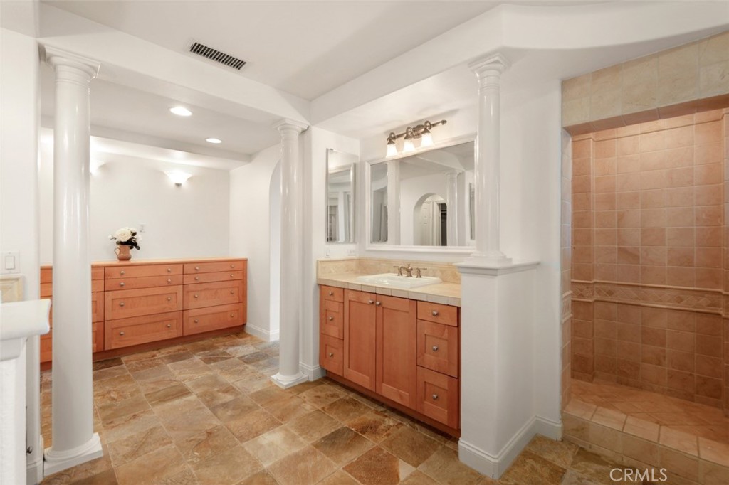 76 Sidra Cove