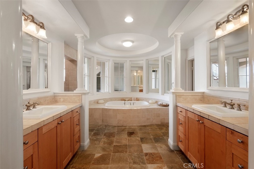 76 Sidra Cove