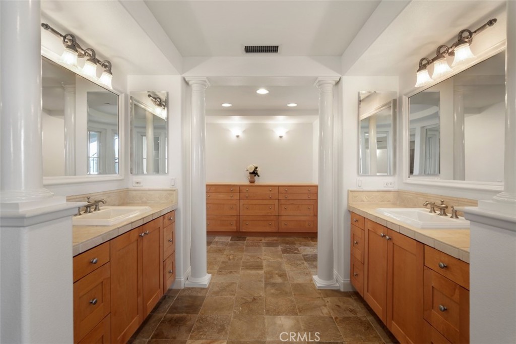 76 Sidra Cove