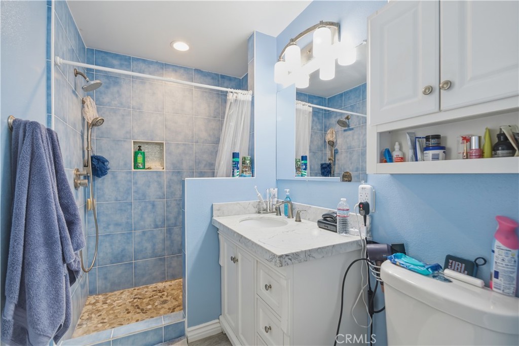 16301 Golden Gate Lane